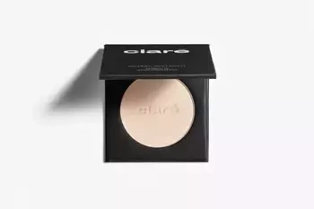Clare Makeup Prasowany Jedwabisty Puder Rozświetlający  Candy Light 38